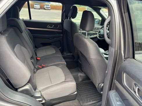 Used 2019 Ford Explorer XLT w/ Equipment Group 201A FWD image 14