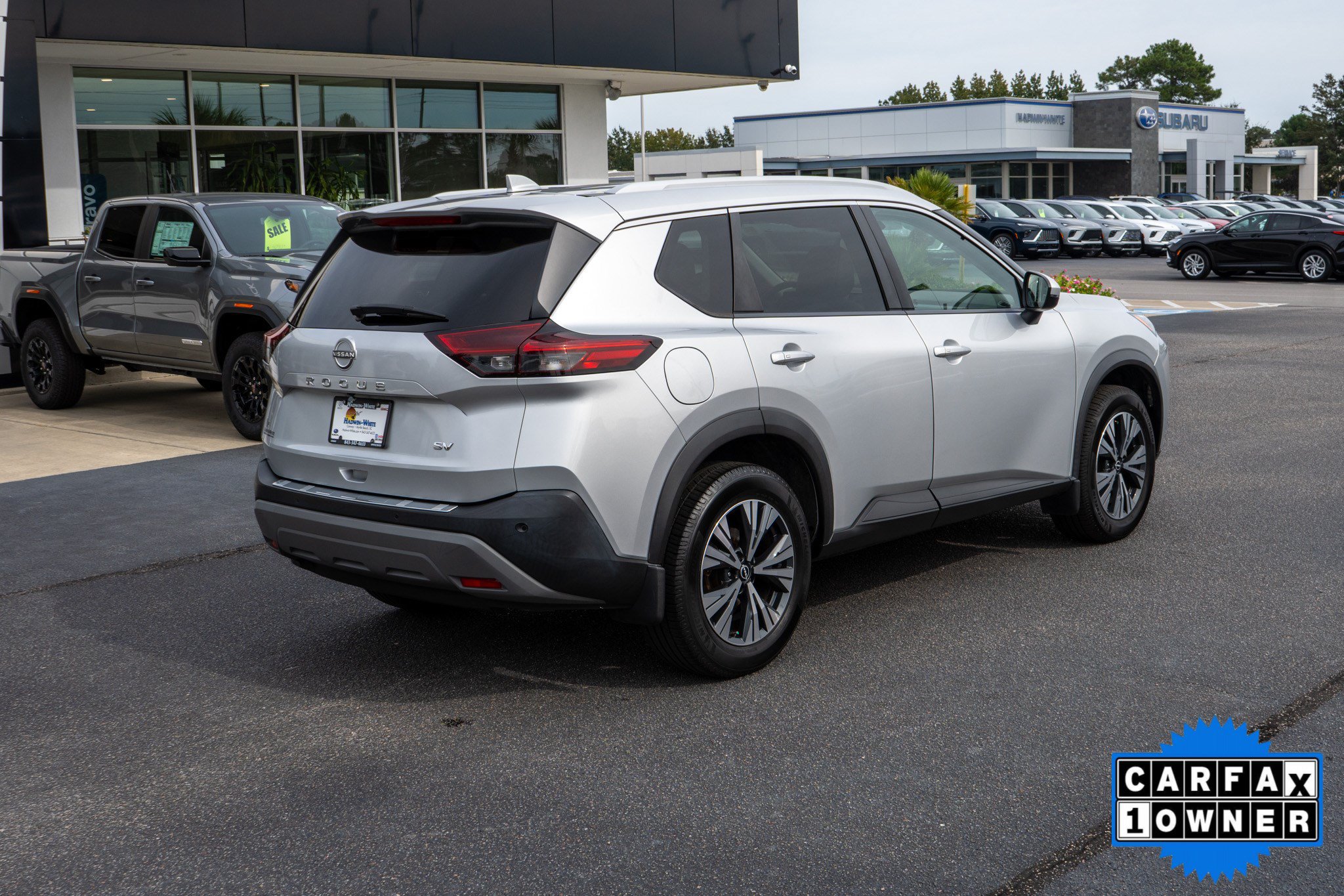 Used 2022 Nissan Rogue SV w/ SV Premium Package FWD image 3