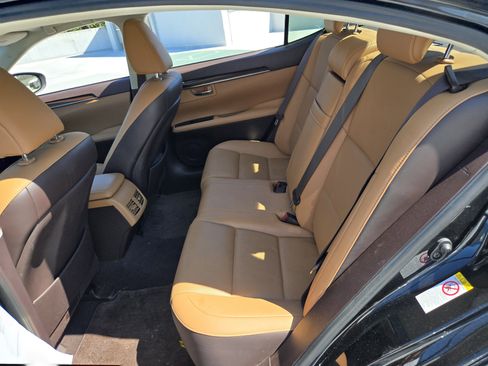 Used 2017 Lexus ES 350 w/ Premium Package FWD image 22