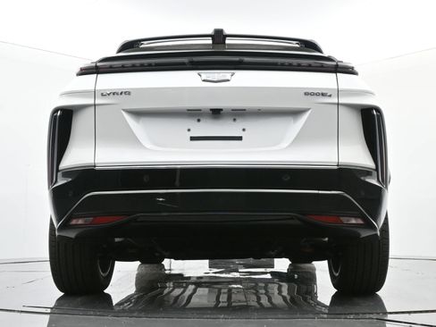 New 2025 Cadillac Lyriq Luxury image 18