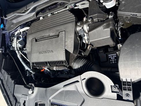 Used 2025 Honda Pilot Touring image 35