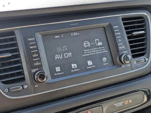 Used 2021 Kia Sedona EX image 40