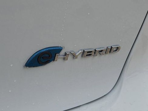 Used 2023 Chrysler Pacifica Touring-L FWD image 28