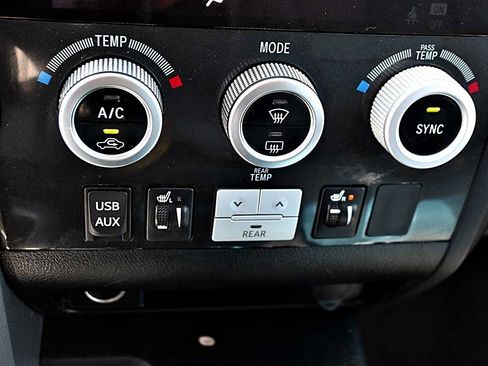 Used 2012 Toyota Sequoia Limited image 31