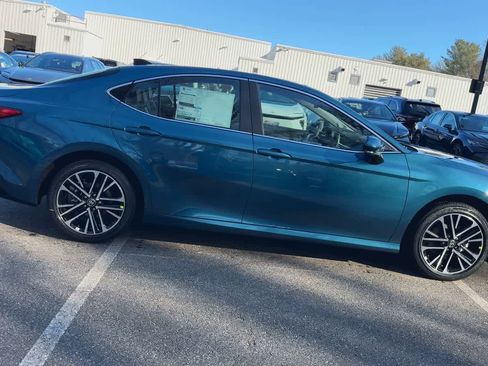 New 2026 Toyota Camry XLE image 9