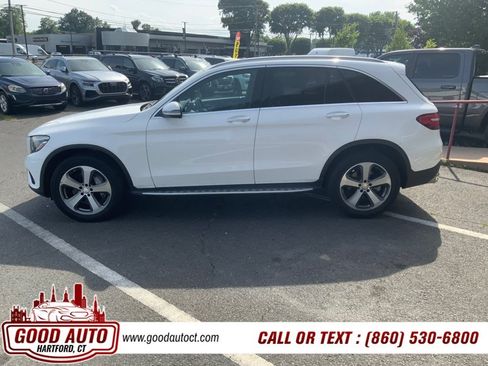 Used 2017 Mercedes-Benz GLC 300 4MATIC w/ Premium 2 Package image 8