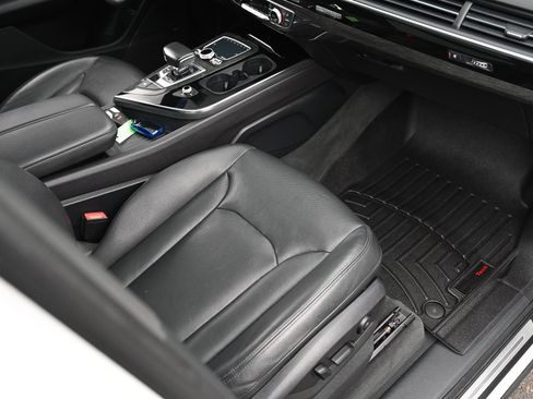 Used 2018 Audi Q7 3.0T Prestige AWD/4WD image 24