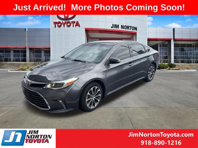 Used 2016 Toyota Avalon XLE FWD image 2