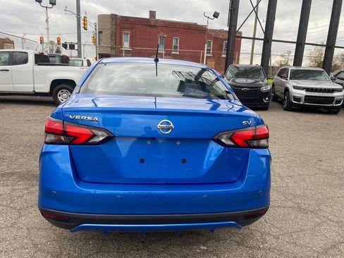Used 2022 Nissan Versa S w/ Electronics Package FWD image 9