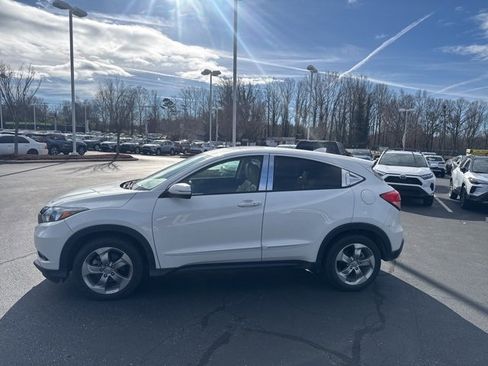 Used 2017 Honda HR-V EX image 4