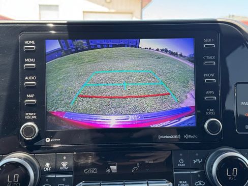 Certified 2020 Toyota Highlander XLE AWD/4WD image 22