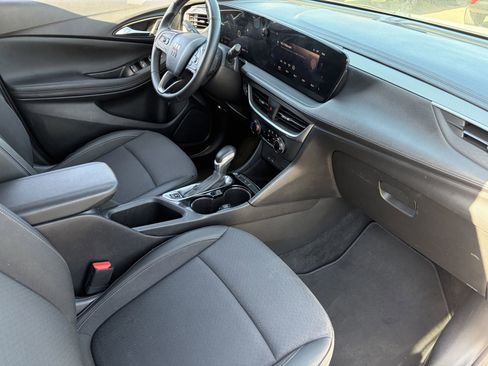 Certified 2024 Buick Encore GX Preferred FWD image 13