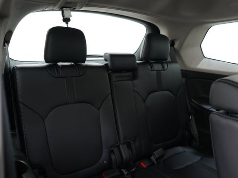 Used 2023 Honda Pilot EX-L image 12