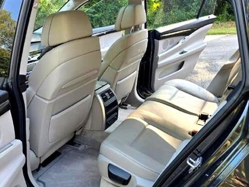 Used 2012 BMW 550i Gran Turismo w/ Driver Assistance Pkg image 16
