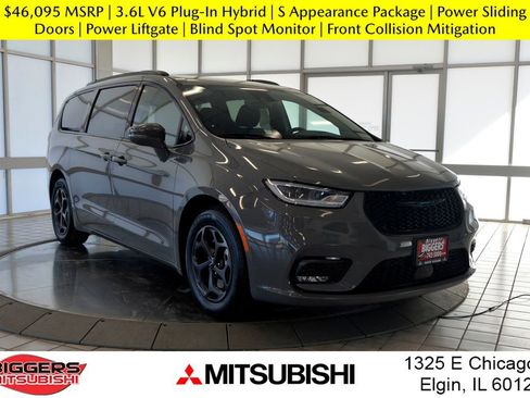 Used 2021 Chrysler Pacifica Touring w/ S Appearance Package image 1