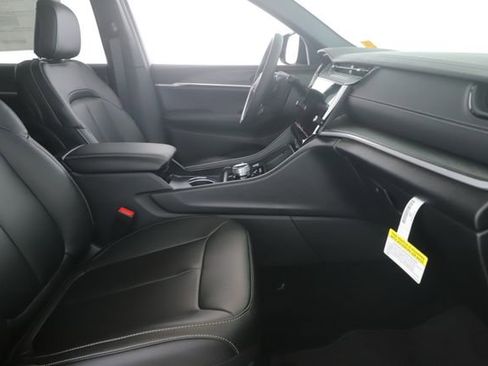 New 2026 Jeep Grand Cherokee L Limited w/ Limited Altitude Package image 36