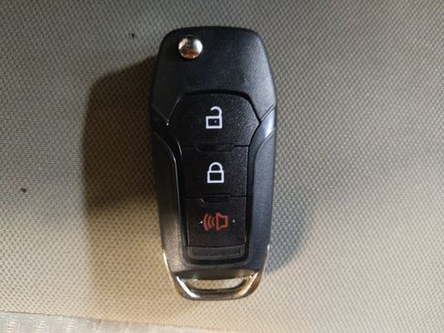 Used 2021 Ford EcoSport S AWD/4WD image 32