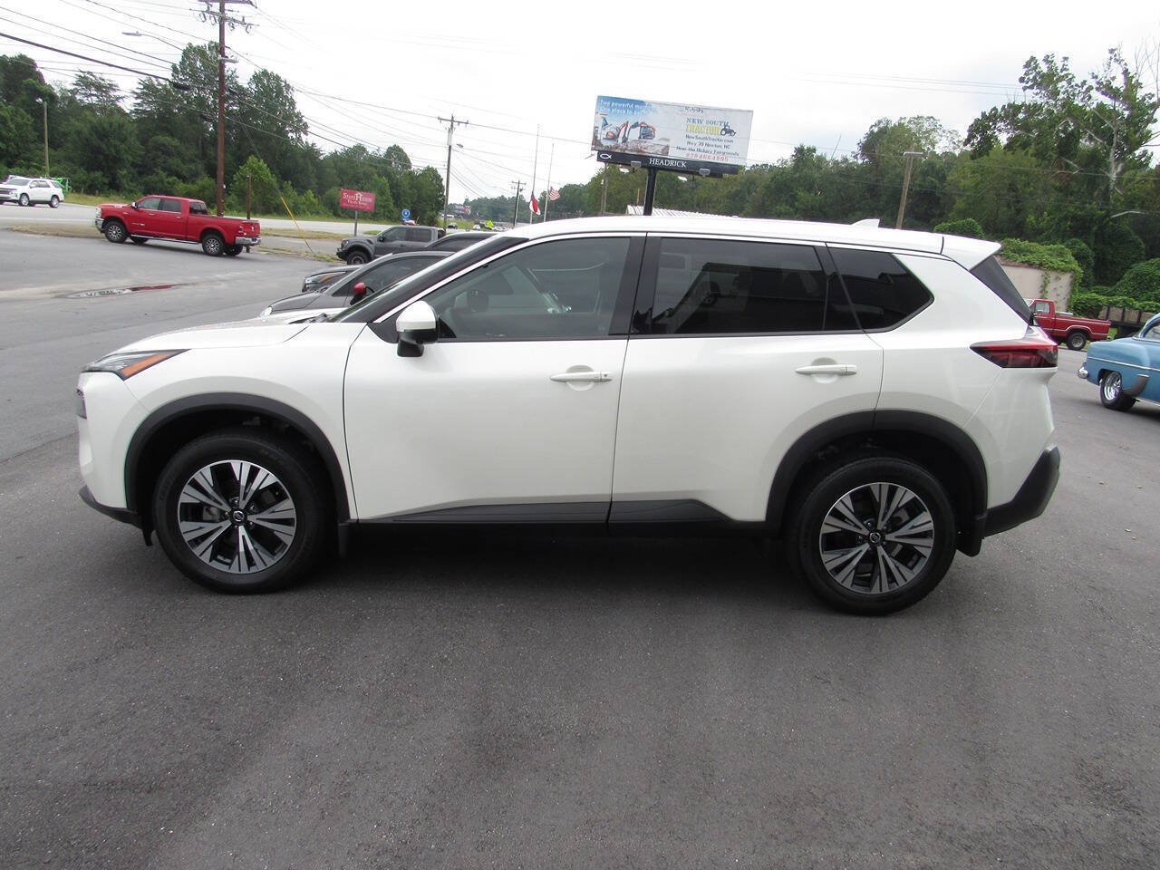 Used 2021 Nissan Rogue SV FWD image 7