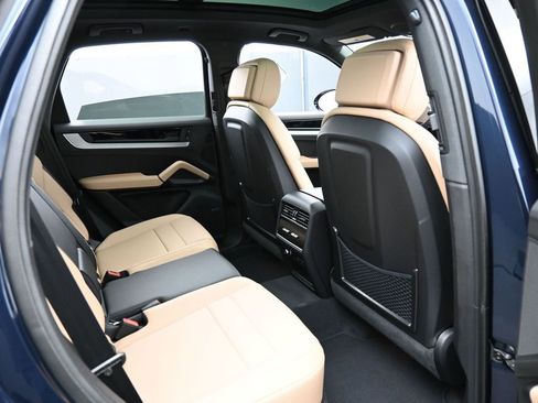 New 2026 Porsche Cayenne AWD/4WD image 27