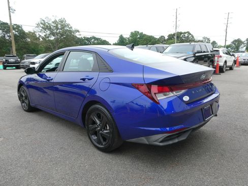 Used 2023 Hyundai Elantra SEL FWD image 8