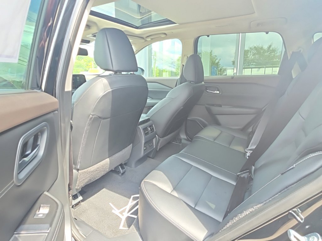 Certified 2023 Nissan Rogue SL w/ SL Premium Package AWD/4WD image 11
