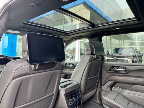 New 2026 GMC Yukon XL AT4 Ultimate AWD/4WD image 19