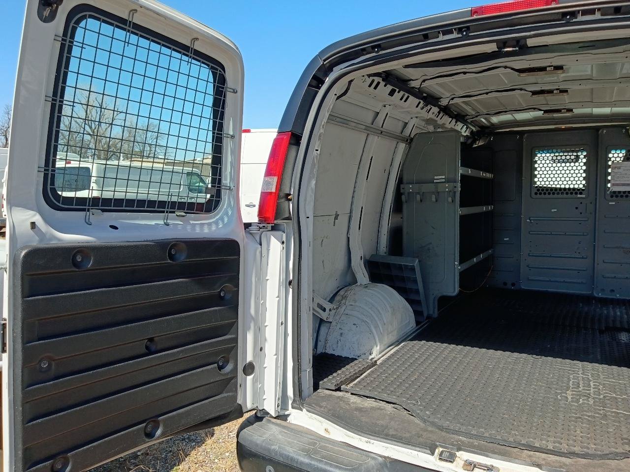 Used 2018 GMC Savana 2500 w/ Driver Convenience Package RWD image 23