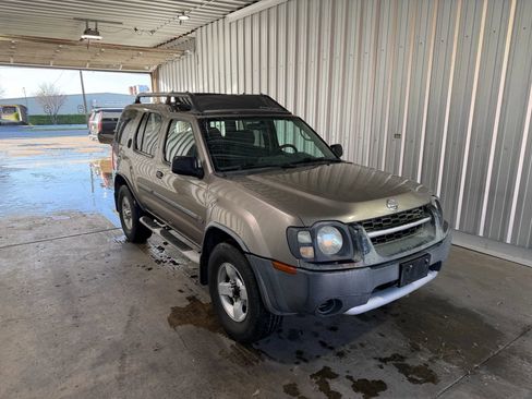 Used 2004 Nissan Xterra XE image 4