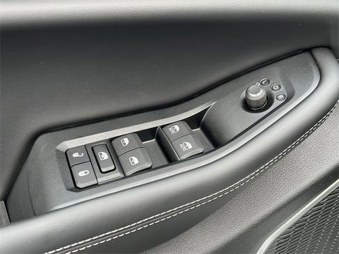 New 2025 Jeep Grand Cherokee Limited w/ Black Appearance Package image 15