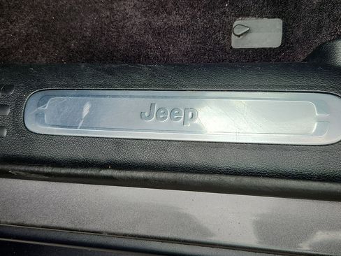 Certified 2019 Jeep Cherokee Limited AWD/4WD image 14