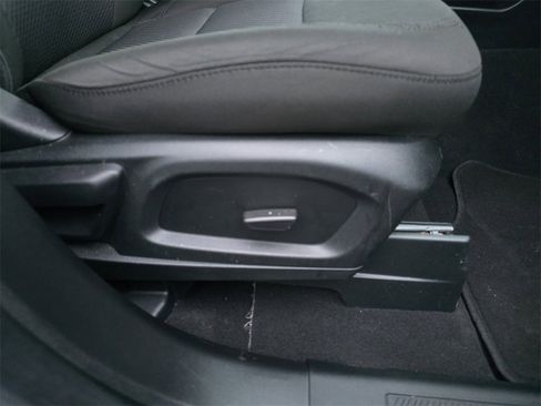 Used 2024 Ford Explorer XLT image 37