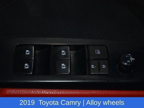 Used 2019 Toyota Camry XSE image 21