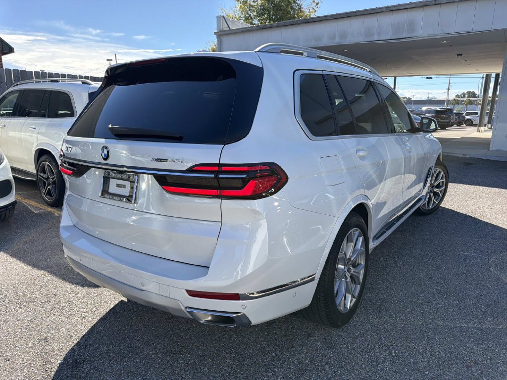 Used 2024 BMW X7 xDrive40i AWD/4WD image 7