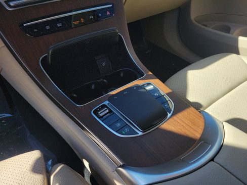 Certified 2020 Mercedes-Benz GLC 300 4MATIC image 30