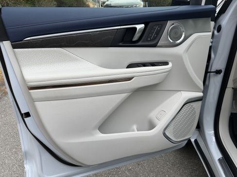 New 2026 Buick Enclave Avenir w/ Super Cruise Package image 13