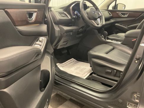 Used 2025 Subaru Ascent Touring AWD/4WD image 4