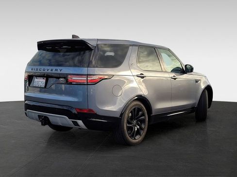 Used 2020 Land Rover Discovery Landmark image 4