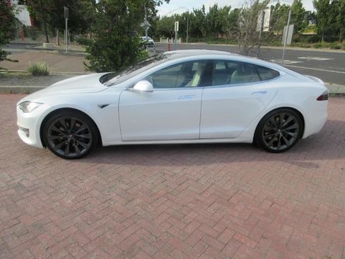Used 2021 Tesla Model S Long Range Plus AWD/4WD image 3