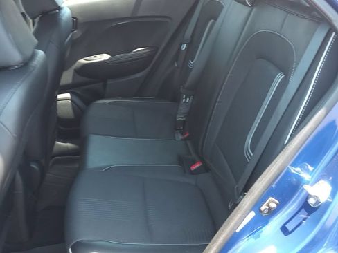 Used 2022 Hyundai Venue Limited FWD image 20
