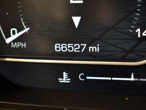 Used 2022 GMC Yukon Denali image 37