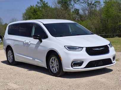 Used 2024 Chrysler Pacifica Touring-L