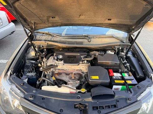 Used 2012 Toyota Camry SE w/ Leather Pkg image 9