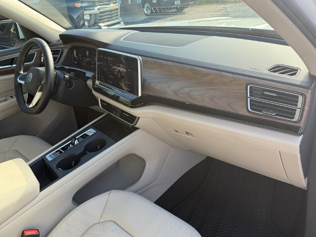 Certified 2026 Volkswagen Atlas SE FWD image 18