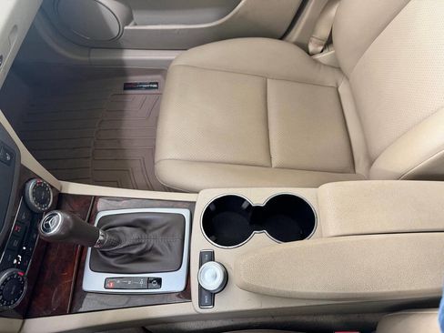 Used 2010 Mercedes-Benz C 300 Luxury image 30