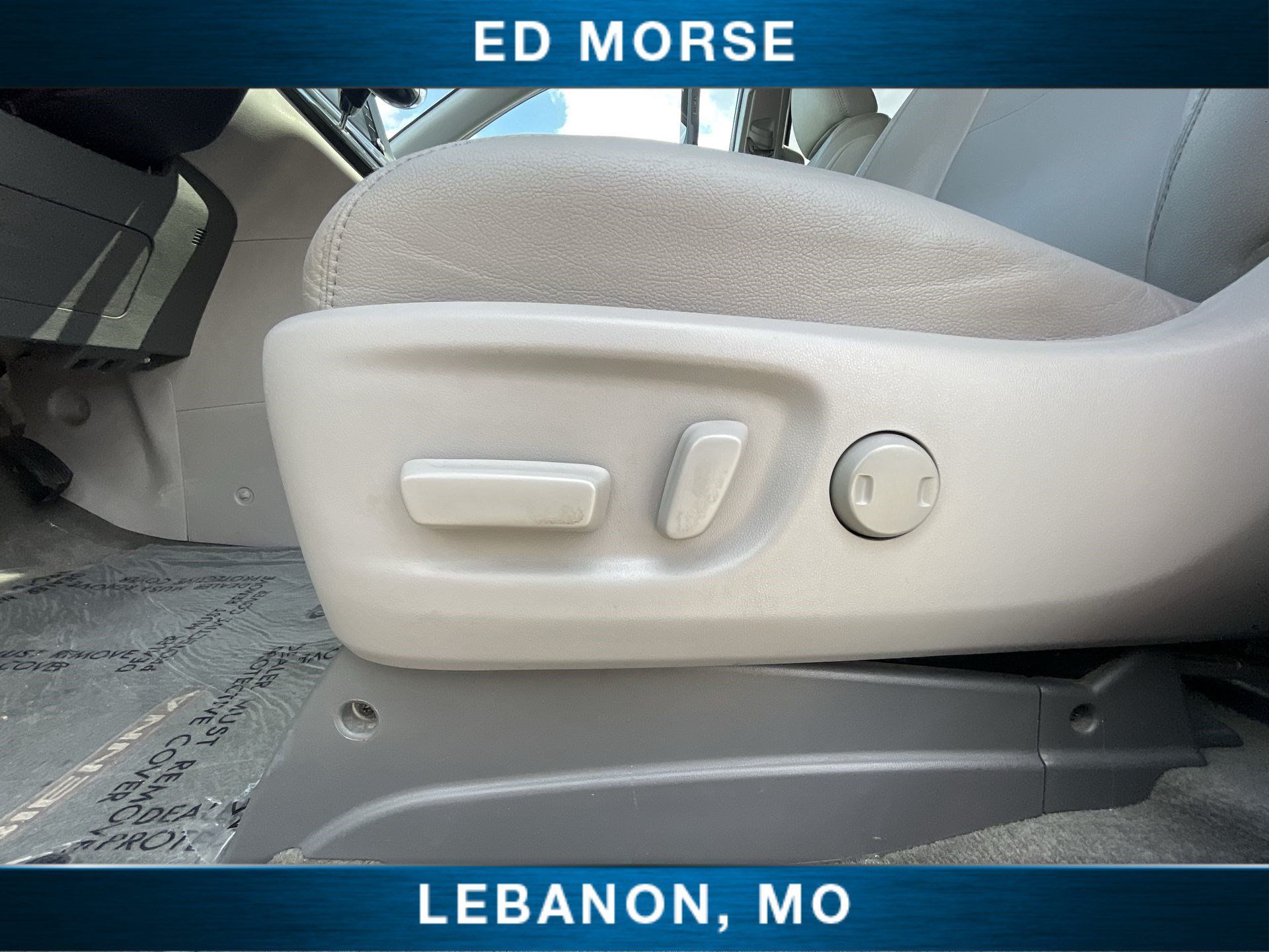 Used 2018 Toyota Sienna XLE w/ XLE Navigation Package FWD image 32