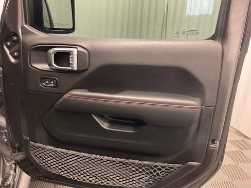 Used 2022 Jeep Gladiator Rubicon w/ Cold Weather Group AWD/4WD image 29