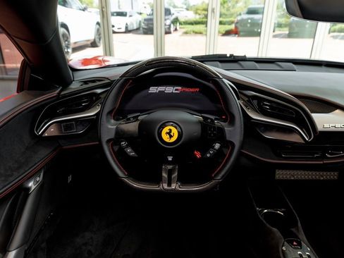 Used 2023 Ferrari SF90 Spider image 34