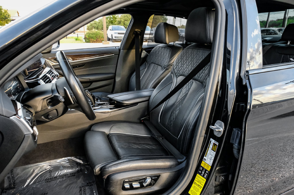 Used 2021 BMW M550i xDrive w/ Executive Package AWD/4WD image 36