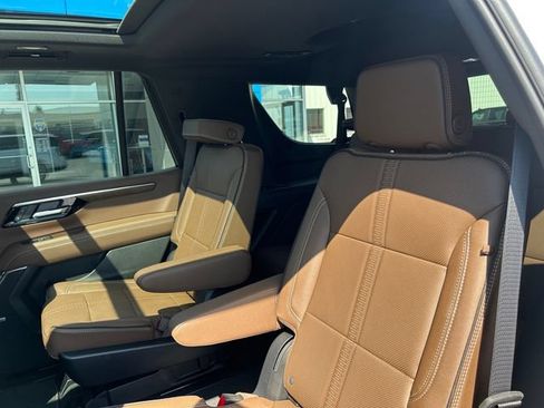 Used 2025 Chevrolet Tahoe High Country AWD/4WD image 33