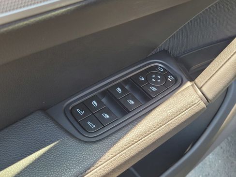 Certified 2026 Porsche Cayenne S AWD/4WD image 21
